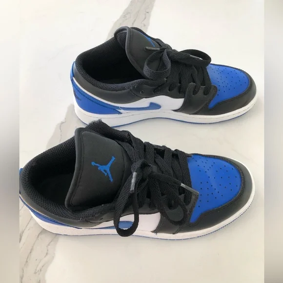 Nike Jordan boy size 4y - Picture 2 of 7